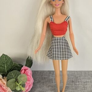 Vintage Barbie Doll, Long Blonde Hair, Purple Eyes‎